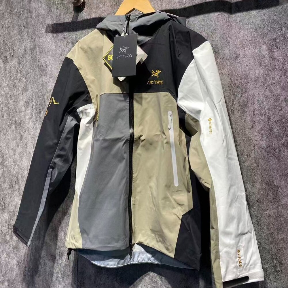 Arc'teryx × BEAMS Collaboration Color-Blocked Hardshell Jacket, Size L.